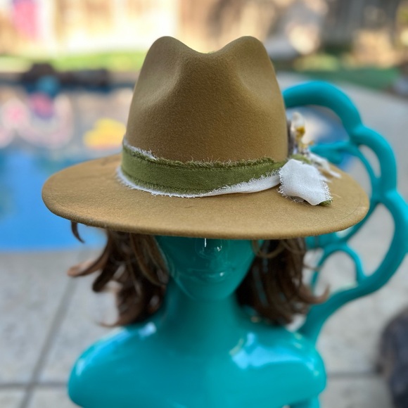 Gigi Pip Mustard Brown Size 57 - Picture 4 of 6